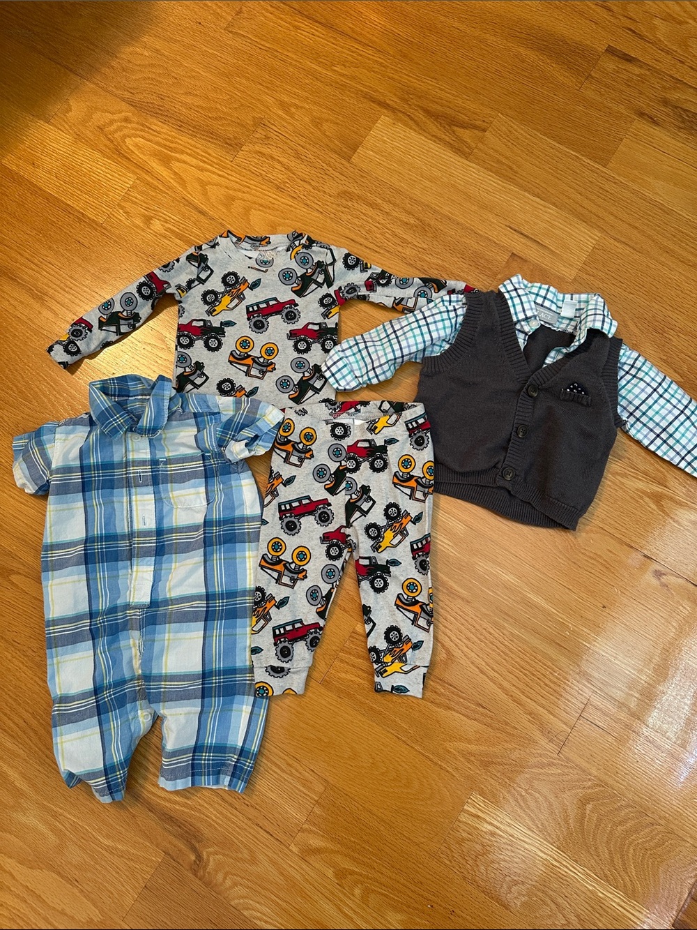 Lot of baby boy clothes 3-6 months